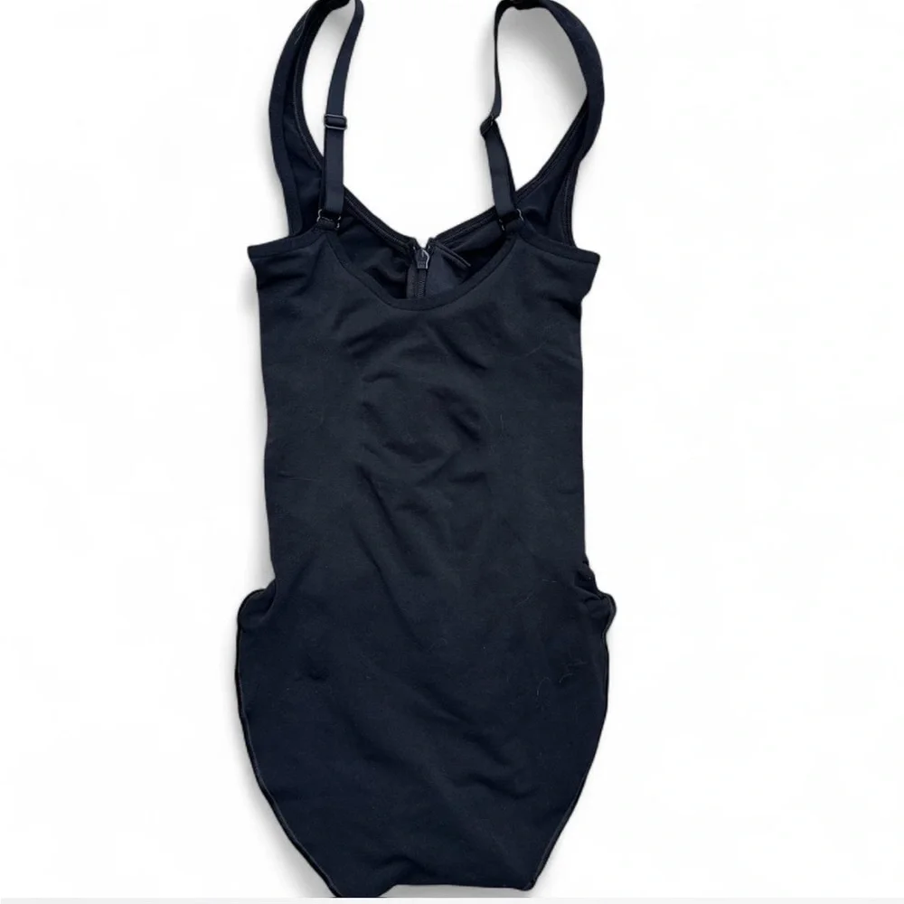 SKIMS *NWOB Seamless Sculpt Zip Front Bodysuit | Onyx - Picture 7 of 10
